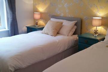 Holiday Home for 9 People in Brockenhurst, New Forest National Park, Photo 4