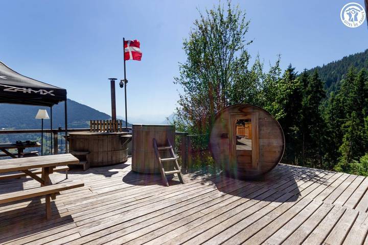 Gîte pour 8 personnes, avec sauna et terrasse à Queige - 3