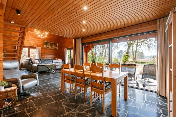 Anna-Helena - Cosy Wooden Chalet in the Forest in Knesselare, Ostflandern