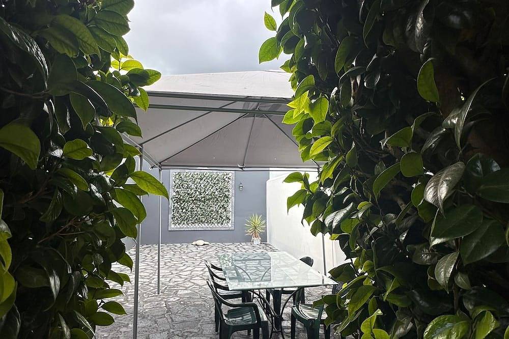 Azor International Hostel - Q3 in São Miguel Island, Ponta Delgada