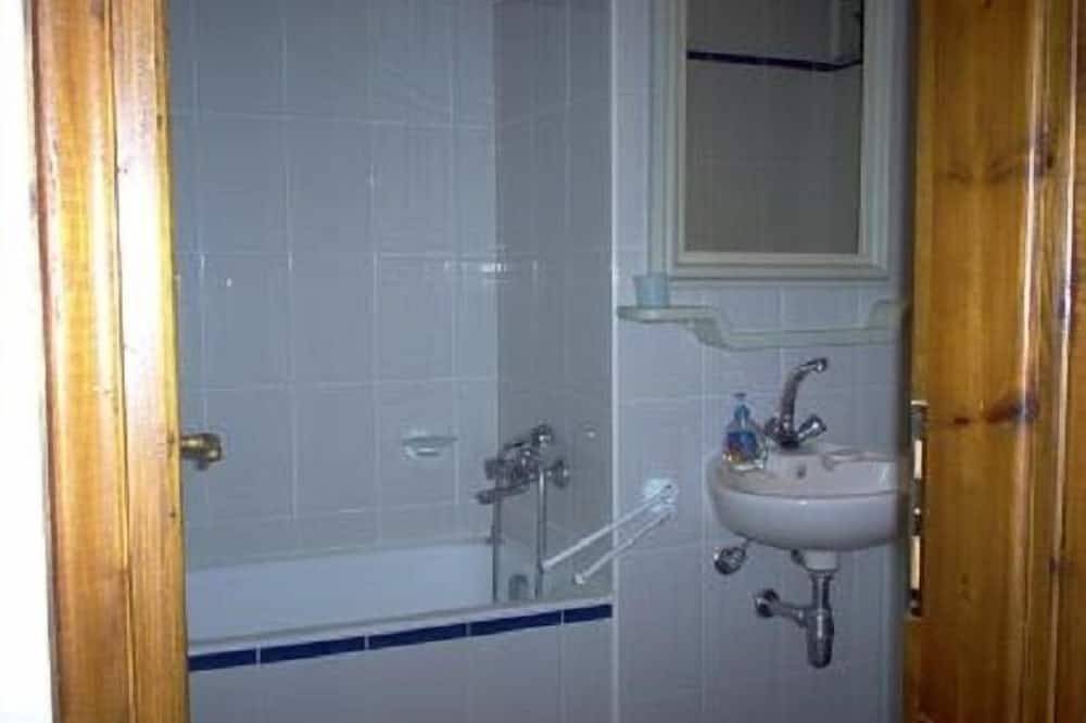 Ganze Wohnung, 2-Zimmer-Wohnung nur wenige Schritte vom Strand entfernt mit Garten in Pilion