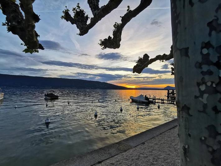 Gîte pour 4 personnes, avec vue et jardin à Lathuile