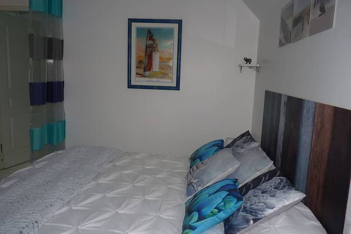 Entire apartment, Bright T2 apartment 25m from the beach in a quiet side street in Biarritz, Bayonne region