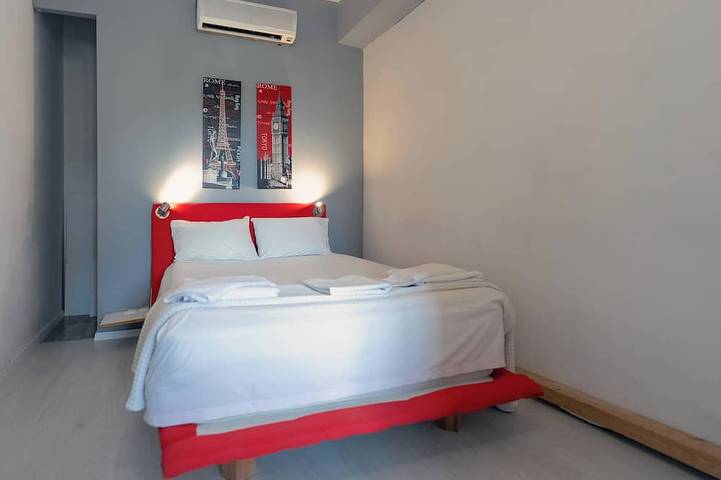 Appartamento intero, 2-bedroom apartment in gorgeous Athina.please watch video in Sezione centrale di Atene, Atene