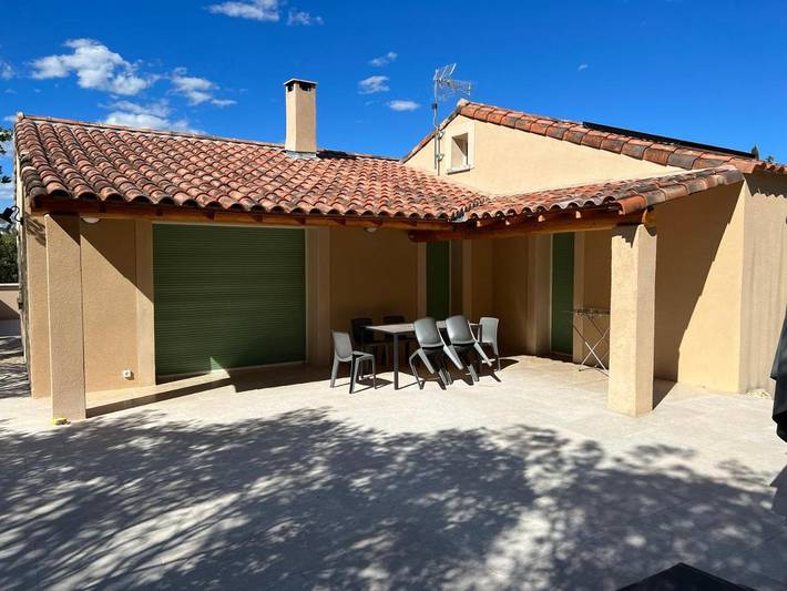 Location de vacances pour 6 personnes, avec vue ainsi que jardin et piscine à Sauve - 3