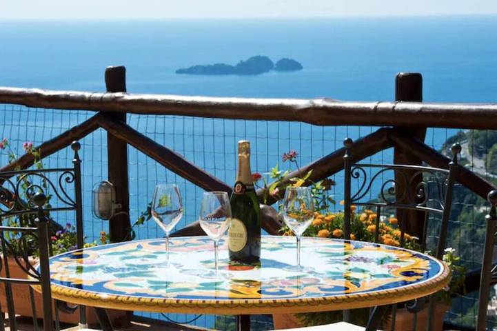 Vacation rental for 8 people, with hot tub and yard in Amalfi Coast