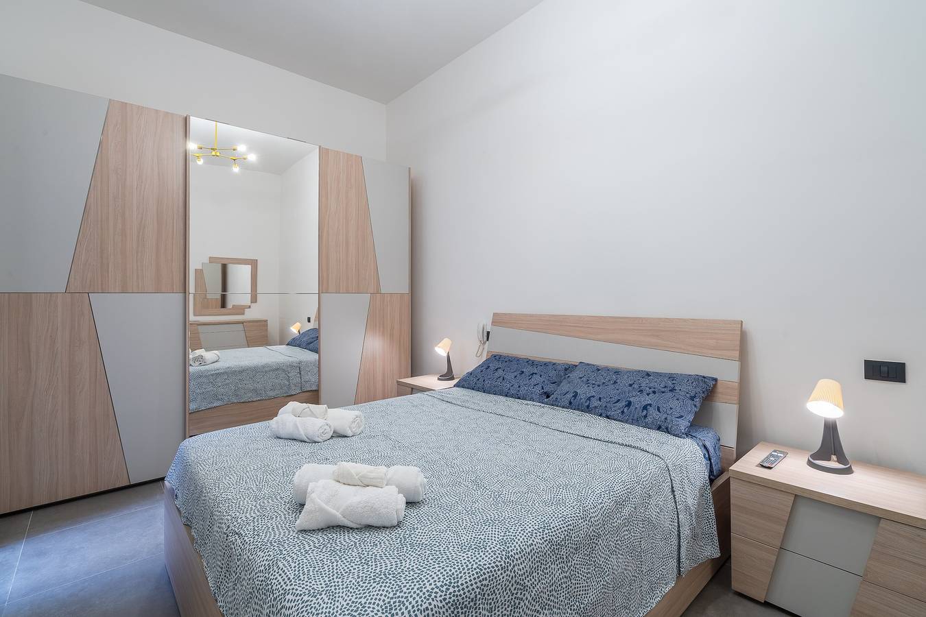 Appartement entier, Appartement "Erre House" avec terrasse privée et Wi-Fi in Avola, Province de Syracuse
