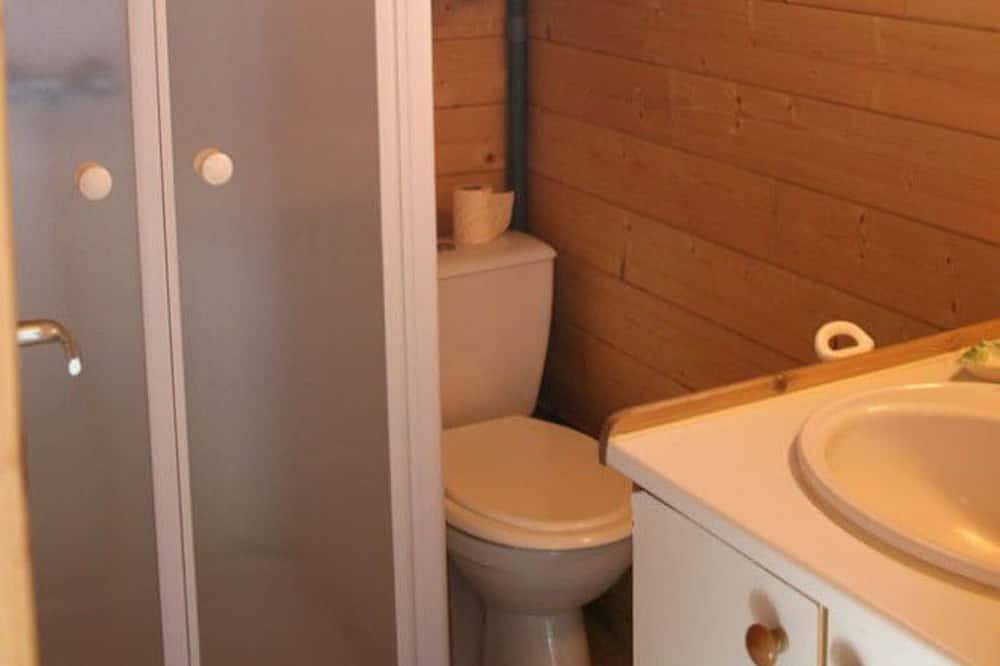 Chalet avec Terrasse pour 4 personnes à Ribes in Ribes, Parc naturel régional des Monts d'Ardèche