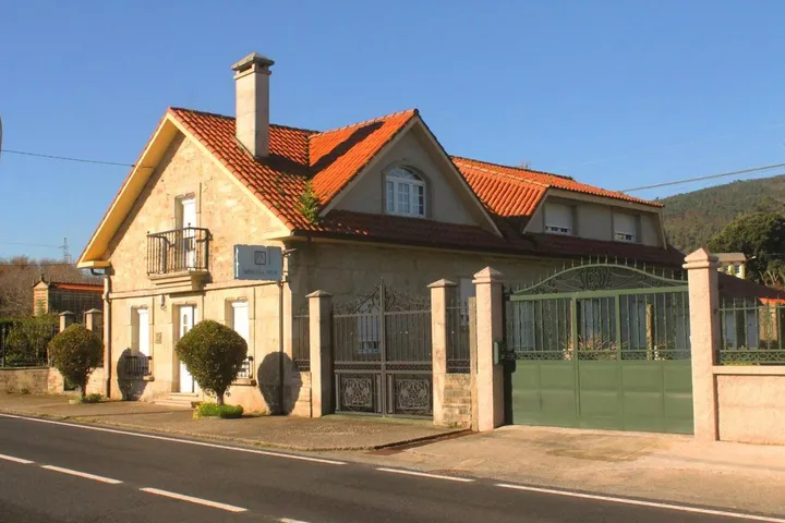 Country house for 3 people, with view and garden, with pets - 1