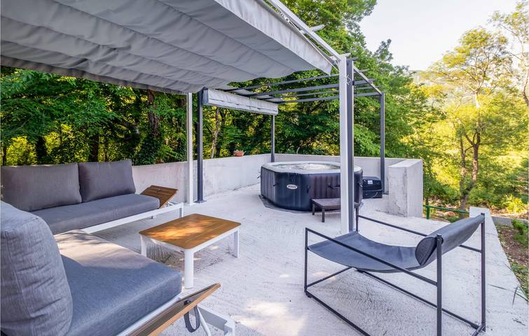 Ferienhaus für 4 Personen, mit Terrasse in Dramalj - 2