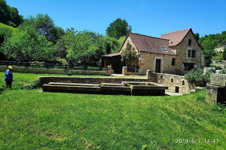 Gîte pour 4 personnes, avec jardin à Saint-Rémy (Aveyron)