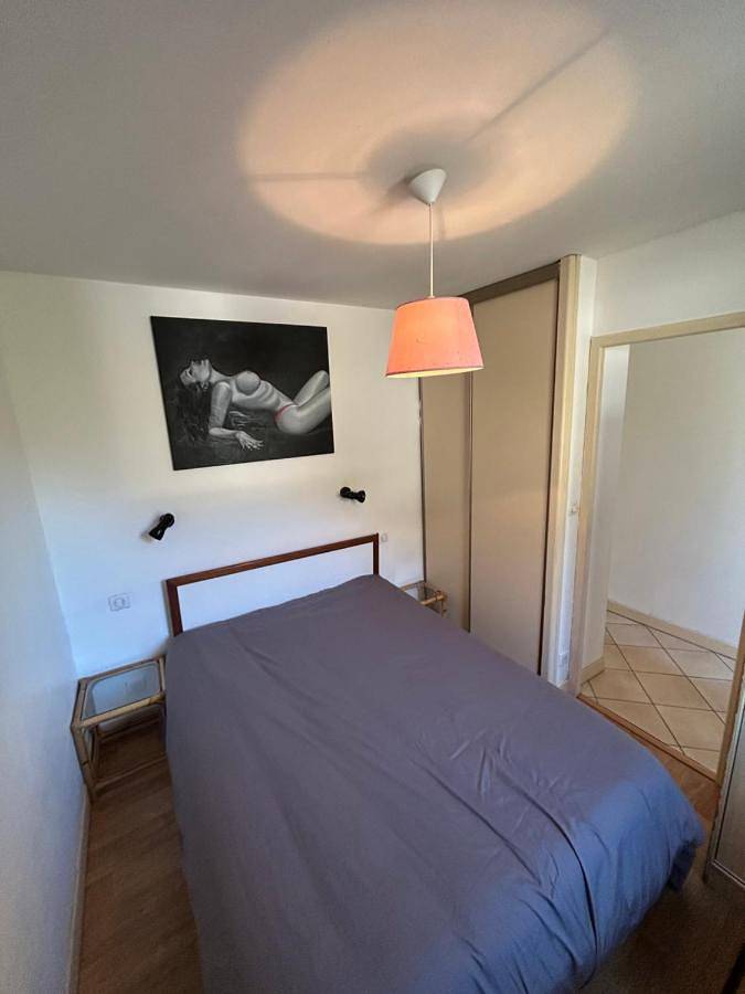Gîte pour 2 personnes, avec vue ainsi que jardin et terrasse à La Celle-sous-Gouzon - 2