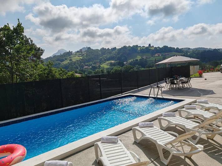 Casa rural para 6 personas, con Jardín y Piscina en Ribadesella