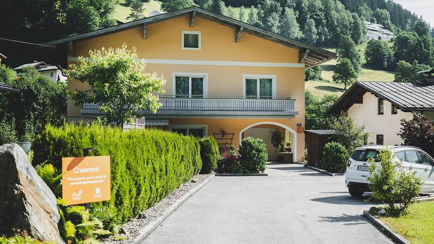 Chalet voor 14 personen, with tuin and balkon as well as sauna in Zell am See