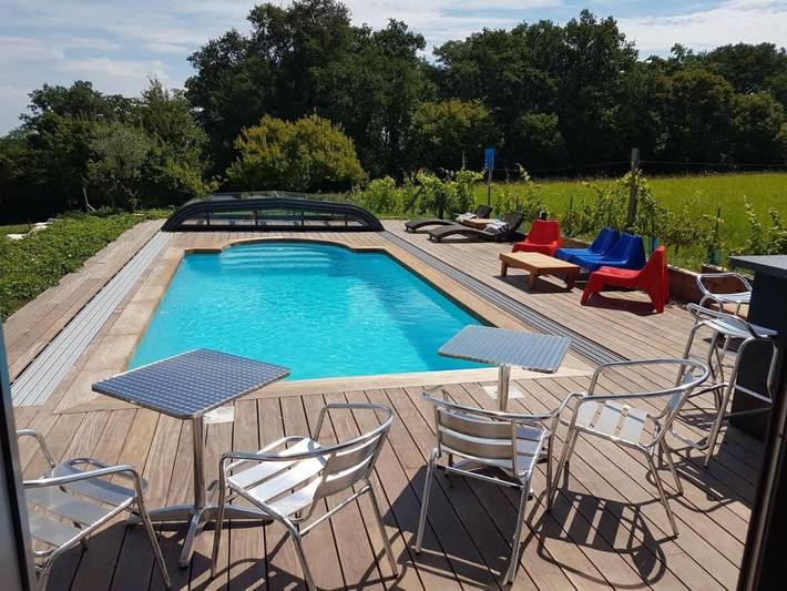 Location de vacances pour 10 personnes, avec piscine à Chillac