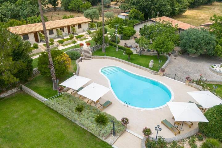 Resort per 2 persone, con Idromassaggio e Terrazza nonché Giardino e Piscina in Siracusa e dintorni