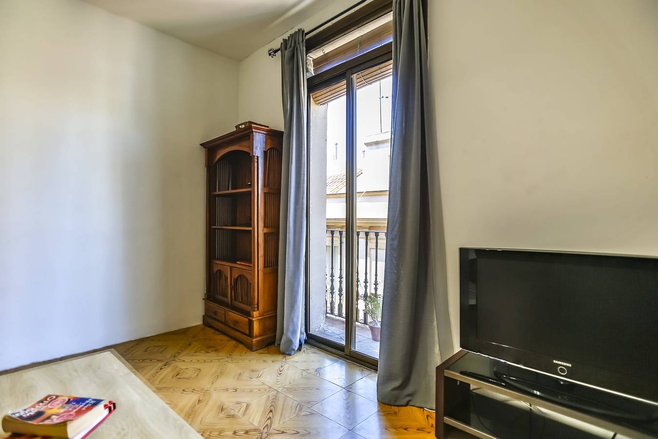 Apartamento entero, Apartamento de vacaciones para 5 personas con jardín in Centro Barcelona, Barcelona