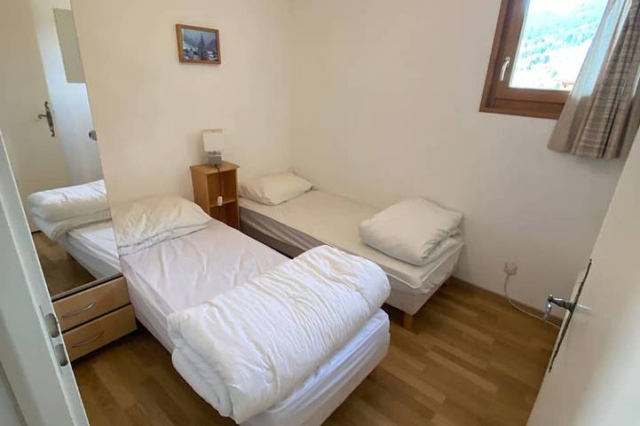 Entire apartment, Bright apartment with balcony downtown, near cable car in Châtel, Les Portes du Soleil