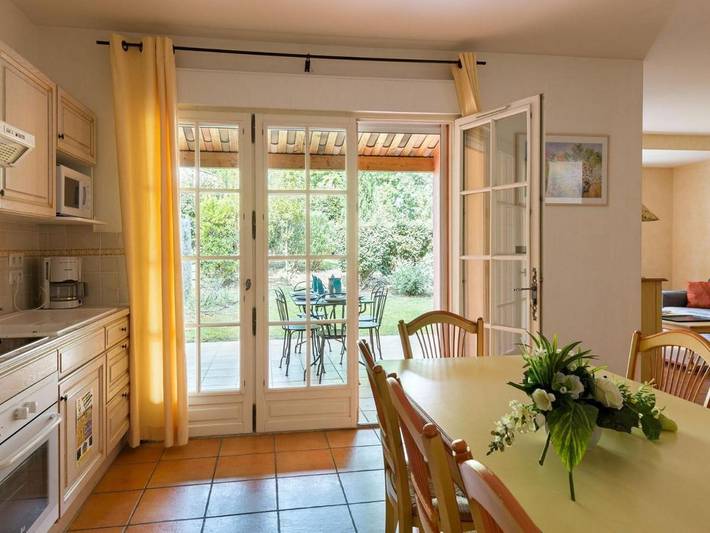 Location de vacances pour 4 personnes, avec Terrasse et Jardin ainsi que Piscine et Sauna dans Domaine de Fayence - 4