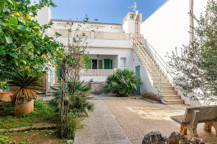 Ferienhaus am Strand für 12 Personen, mit Terrasse und Garten in Cala Ratjada