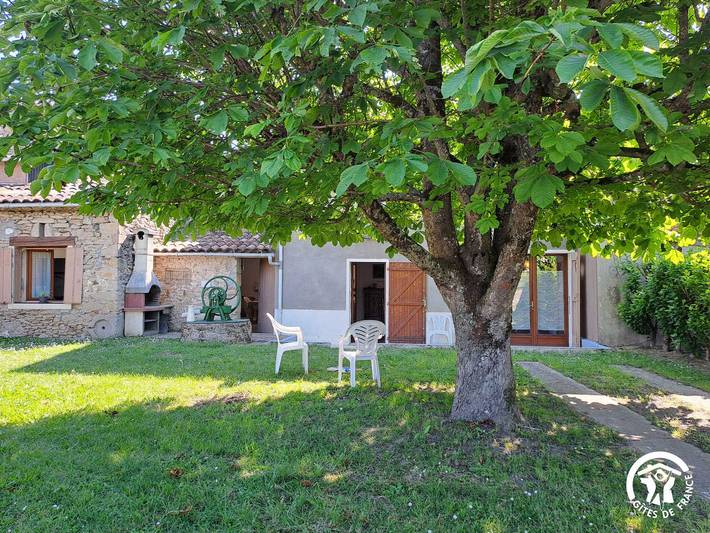 Gîte pour 5 personnes, avec Terrasse et Jardin à Vénès