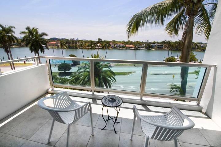 Hotel for 4 people, with pool - 1