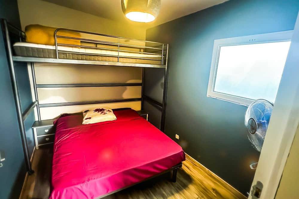 Appartement entier, Appart calme : Piscine, jacuzzi, jardin et terrasse privatif in Sussargues, Côte méditerranéenne (France)