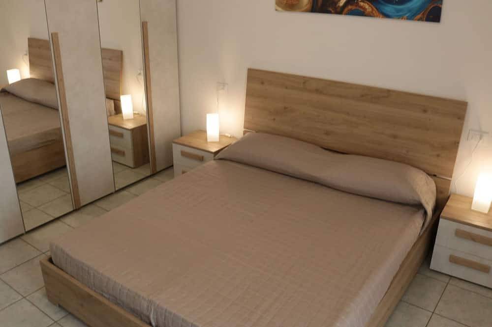 Ganze Wohnung, Herrliche Wohnung für 4 Leute mit Pool,  W-Lan, Klimaanlage, Tv, Terrasse und Haustiere erlaubt in Colà, Lazise