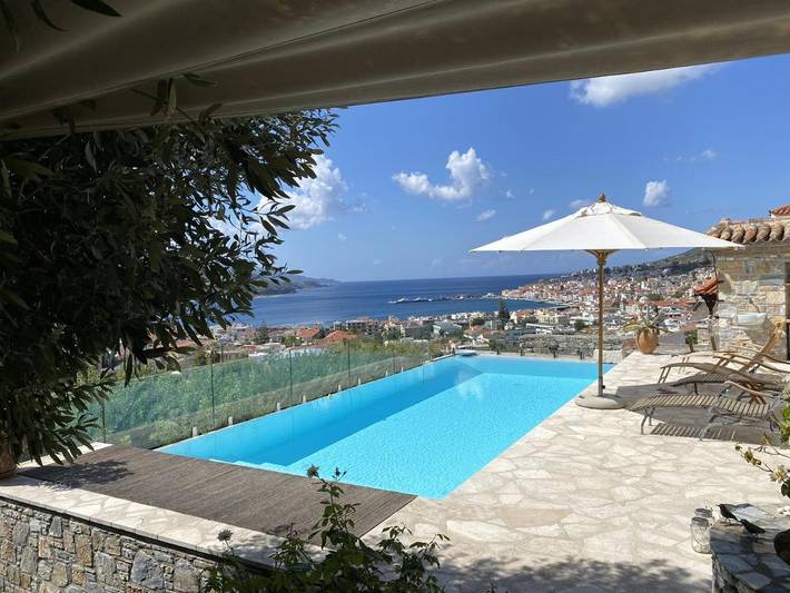Location de vacances pour 2 personnes, avec piscine et jardin ainsi que vue et terrasse dans Samos (Grèce) - 3