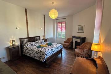 Location De Vacances pour 14 Personnes dans La Celle-Dunoise, Région de Guéret, Photo 1