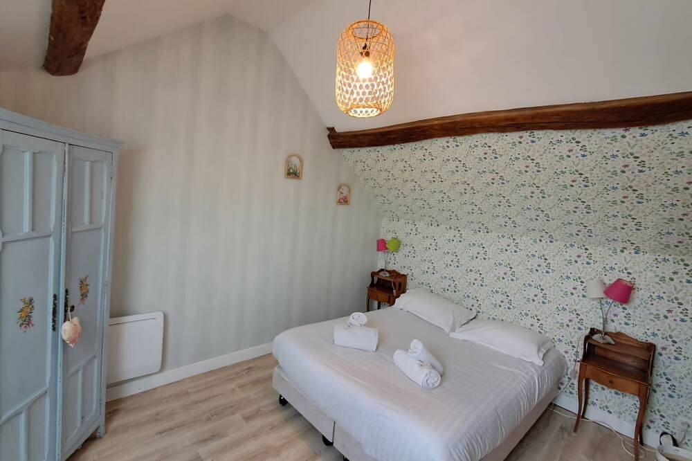 Typischerweise Champagner-Haus mit Innenhof mit Garten und 7 km von Epernay in Cramant, Marne