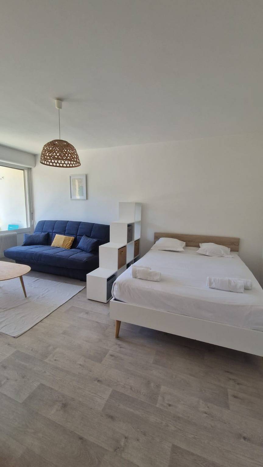 Appartement entier, Grand Studio au calme proche d'Annecy pouvant accueillir jusqu'à trois pers in Annecy-le-Vieux, Annecy (commune)