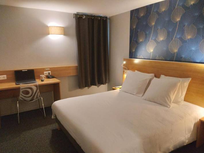 Hôtel pour 5 personnes, avec terrasse et piscine, animaux acceptés