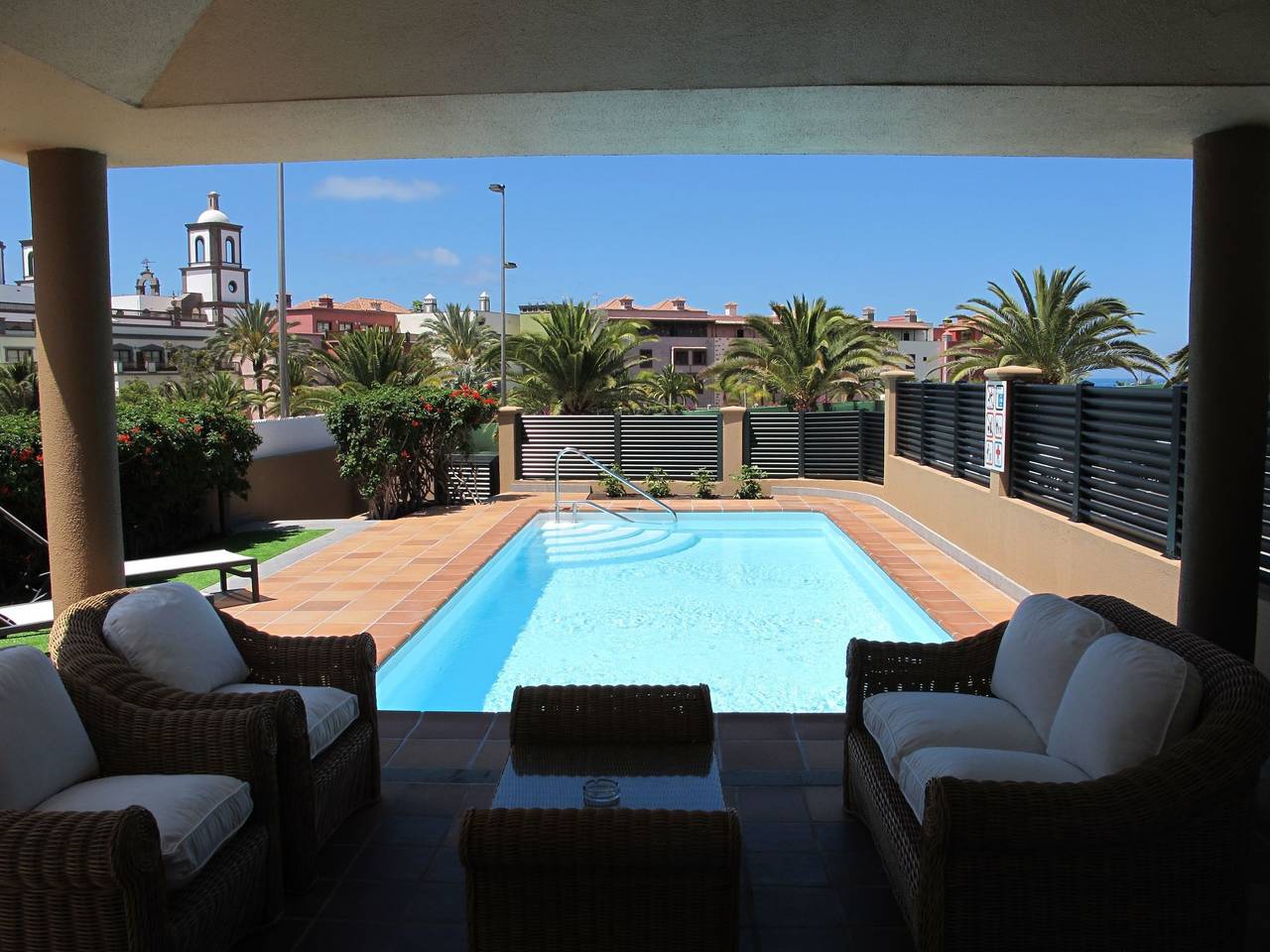 Villa meloneras mit ganztägiger Sonne am Pool in Maspalomas, San Bartolomé de Tirajana
