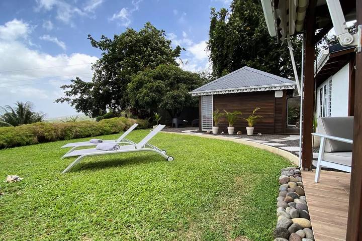 Location de vacances pour 6 personnes, avec jardin ainsi que piscine et vue à Gourbeyre - 3
