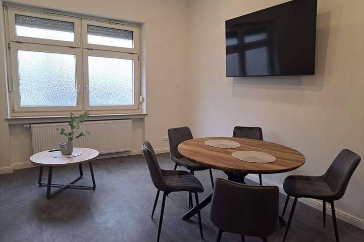 Ganze Wohnung, Moderne, großzügige 2-Zimmer-Wohnung -. 85 m² in Solingen, Bergisches Land