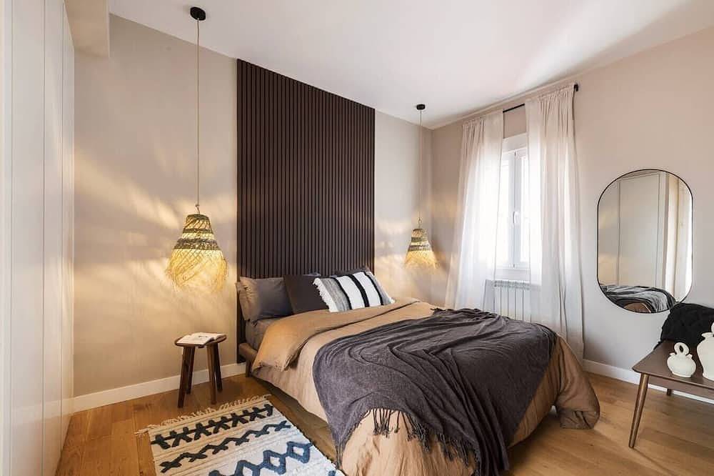Entire apartment, Tanami - 2 bedrooms and terrace in Ríos Rosas in Chamberí (Madrid), Madrid