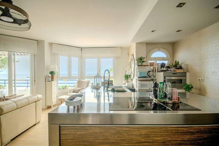 Entire apartment, Almería seafront apartment with sea views in Playa de El Zapillo (Almería), Almería