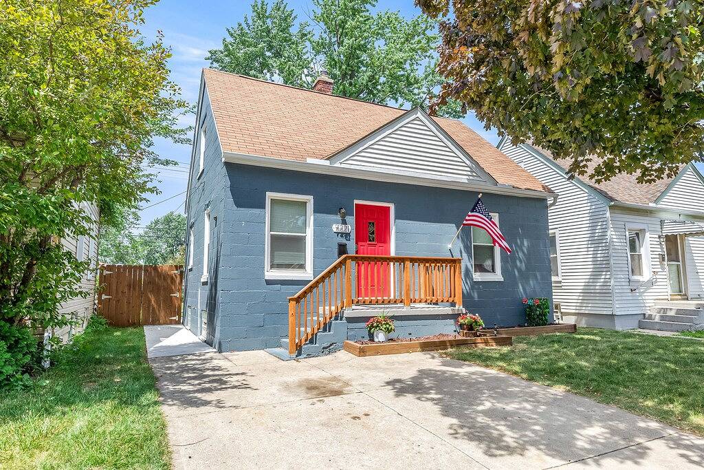 4 Bedroom Bungalow in the \"Heart of Metro Detroit\" in Macomb County