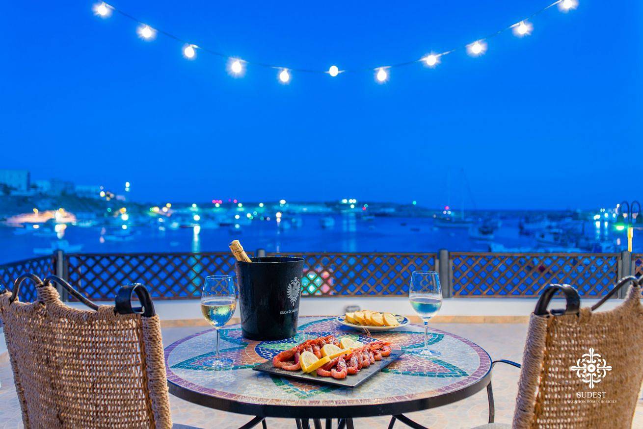 Apartamento entero, Kalammare 1 - Deluxe seafront apartment in Lampedusa Cuidad, Islas Pelagias