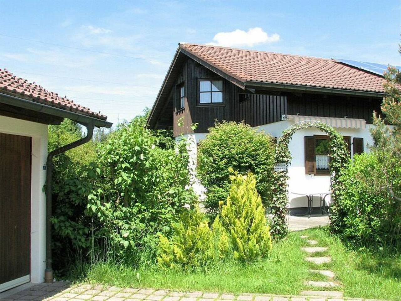 Ferienhaus Untere Gamssteige im Feriendorf Reichenbach - Geräumiges Ferienhaus mit Bergblick auf drei Etagen in Nesselwang, Bayerisch Schwaben