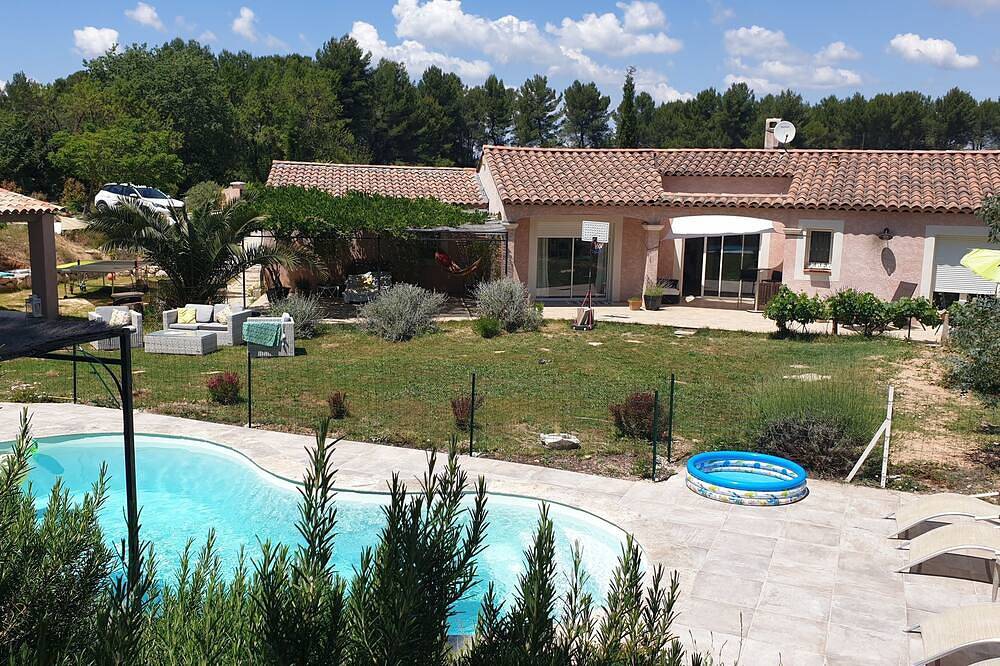 Villa avec piscine privée, au calme in Fuveau, Côte méditerranéenne (France)