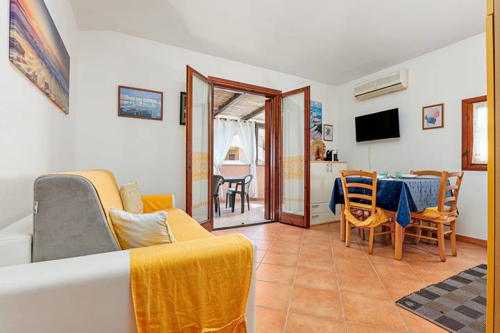 Ferienwohnung für 3 Personen, mit Balkon in Olbia