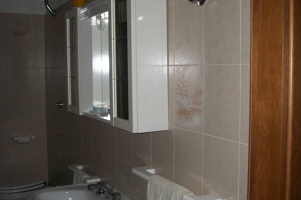 Apartamento entero, Detached apartment just minutes from the beach with private parking in Solanas, Comune di Sìnnia