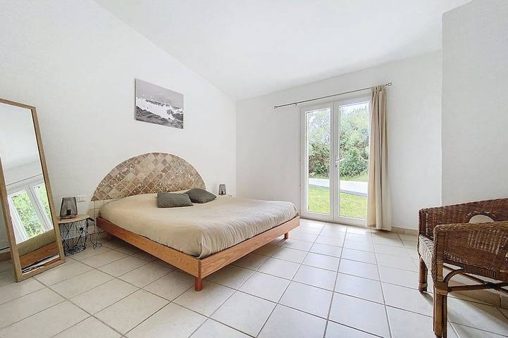 Villa Climatisée, Piscine Chauffée, Belle Vue Mer, À 900m De La Plage in Zonza, Arrondissement de Sartène