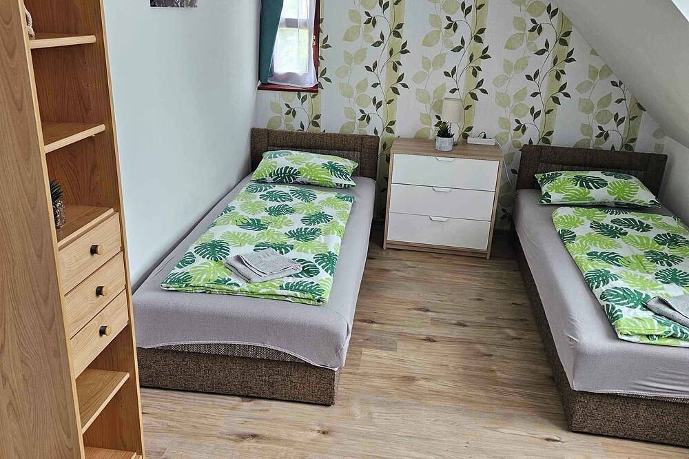 Entire apartment, Holiday apartment completely renovated with air conditioning in Balatonakali, Balatonfüredi járás