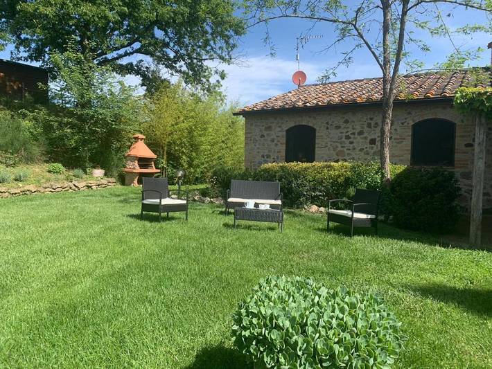 Agriturismo per 10 persone, con piscina e panorama nonché giardino a Casole d'Elsa