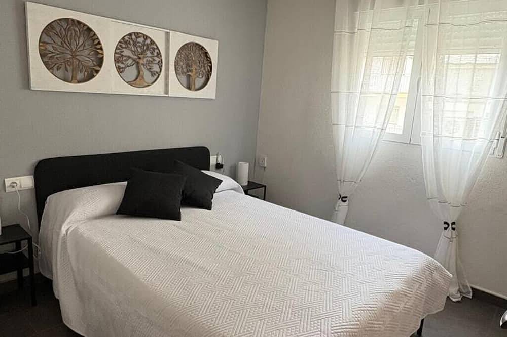 Apartamento entero, Apartamento exterior a cinco minutos de la playa y a 15 minutos de Valencia. in Playa Puebla de Farnals, Puebla de Farnals
