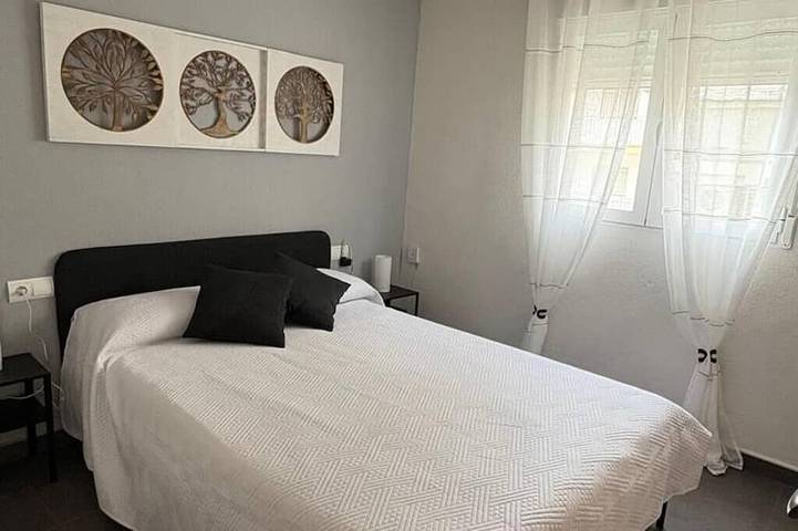 Apartamento entero, Apartamento exterior a cinco minutos de la playa y a 15 minutos de Valencia. in Playa Puebla de Farnals, Puebla de Farnals
