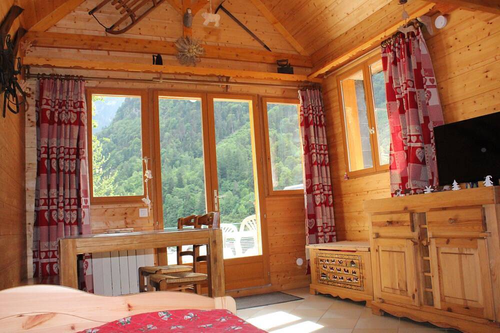 Mignon petit Chalet, 300 mètres centre du village in Cauterets, Parc national des Pyrénées